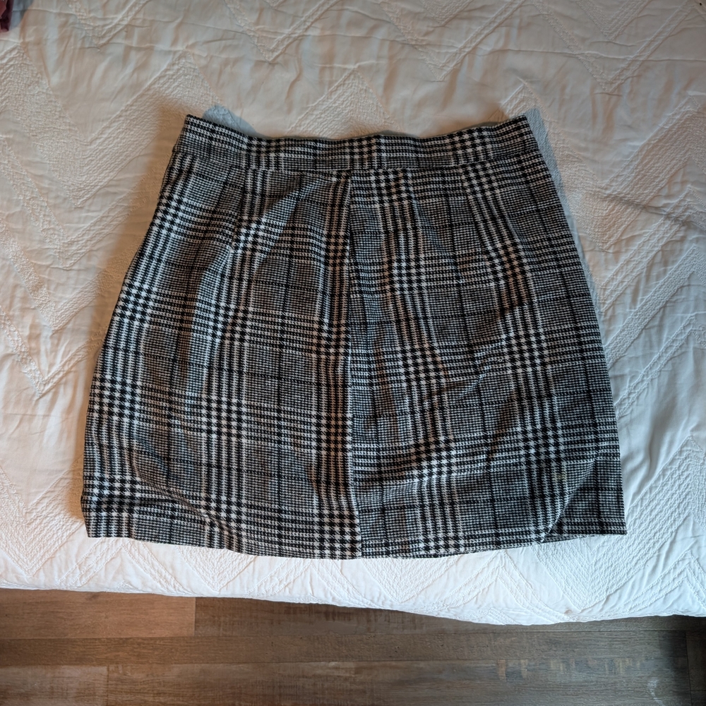 SHEIN Black and White Checkered Mini Skirt